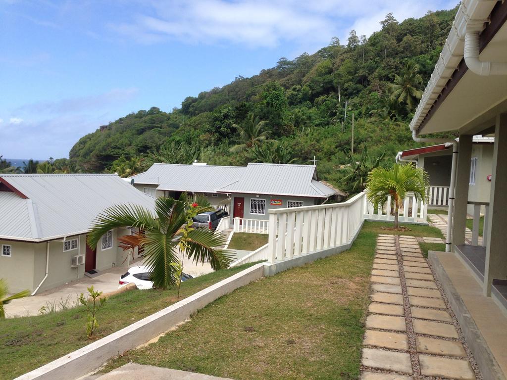 Surfers Beach Self Catering Chalets Takamaka