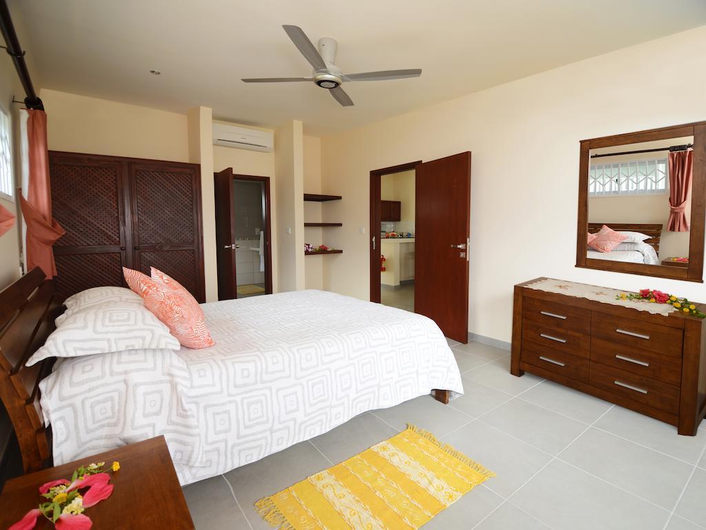 Surfers Beach Self Catering Chalets Takamaka