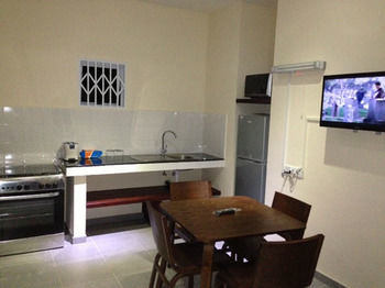 Surfers Beach Self Catering Chalets Takamaka