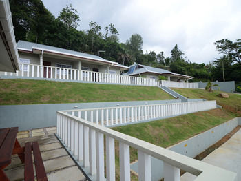 Chalet Surfers Beach Self Catering Chalets Takamaka
