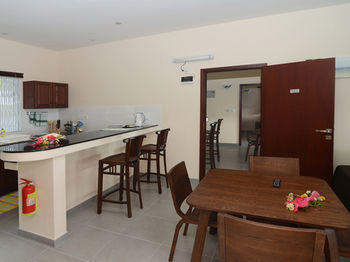Chalet Surfers Beach Self Catering Chalets *