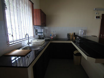 Surfers Beach Self Catering Chalets * Takamaka