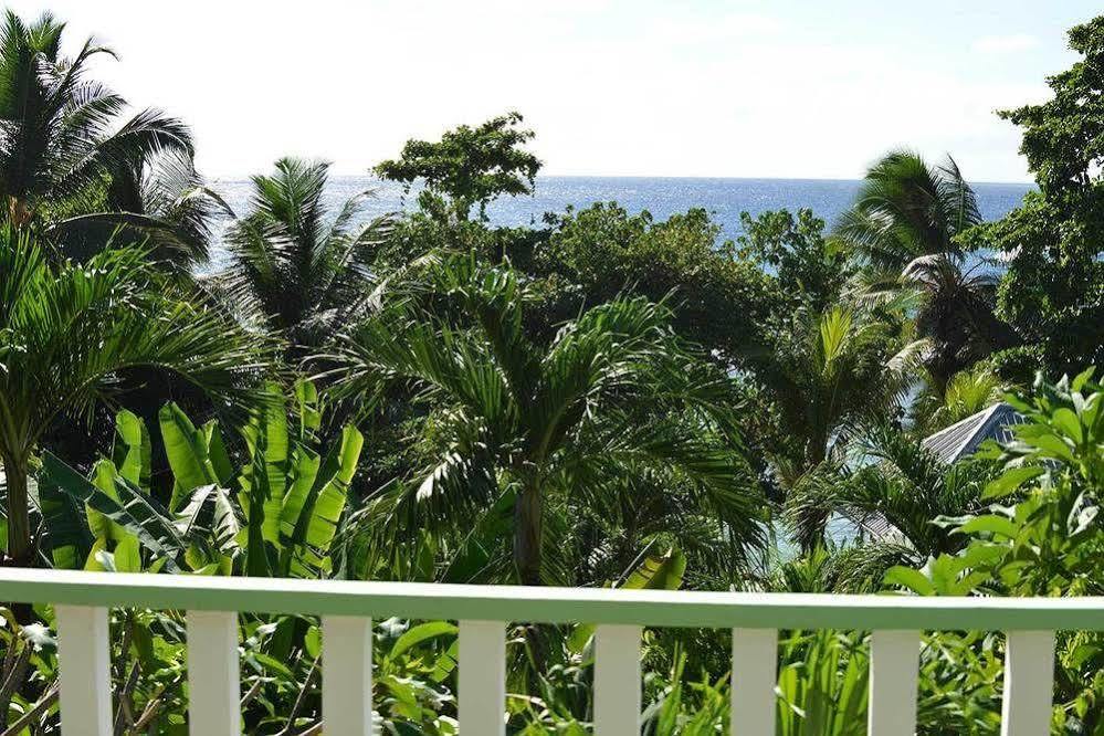 Surfers Beach Self Catering Chalets Takamaka