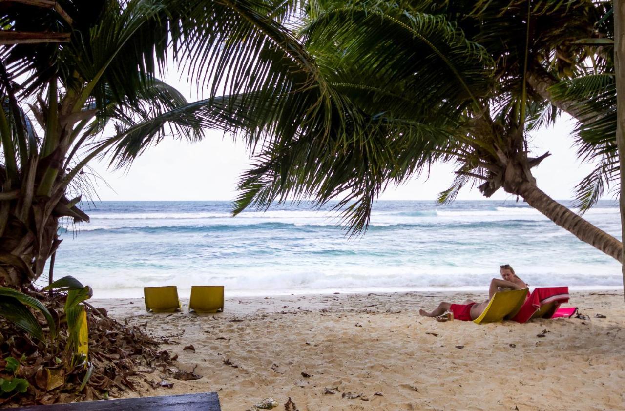 Surfers Beach Self Catering Chalets Takamaka